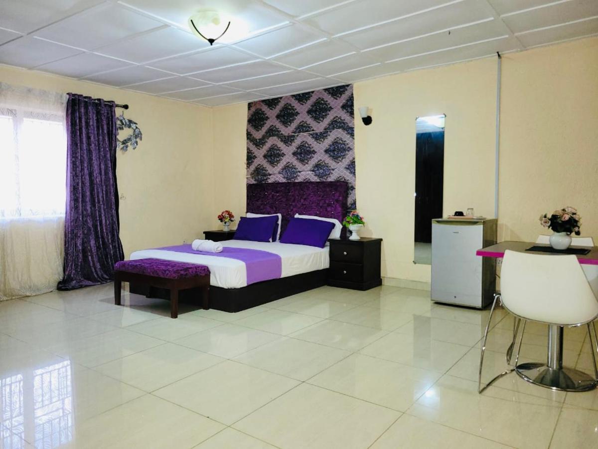 Zunox Guest House Freetown Extérieur photo